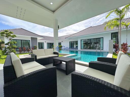 6 Bedrooms House East Pattaya H010949