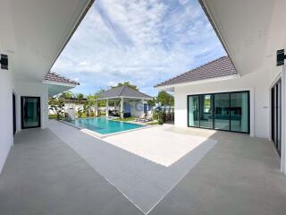 6 Bedrooms House East Pattaya H010949