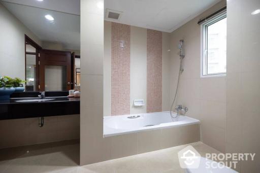 2-BR Apt. near BTS Phrom Phong