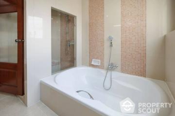 2-BR Apt. near BTS Phrom Phong