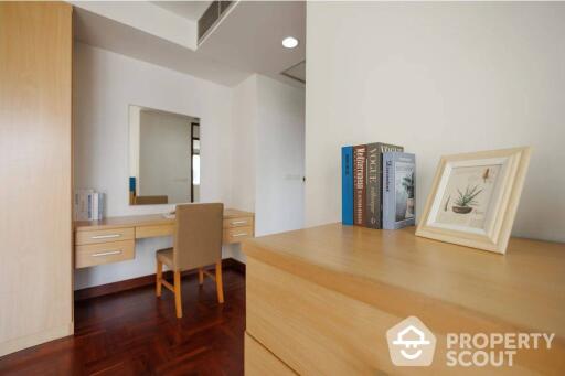 2-BR Apt. near BTS Phrom Phong