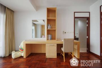 2-BR Apt. near BTS Phrom Phong