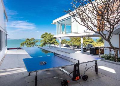 A 5-bedroom Luxury Oceanview Villa
