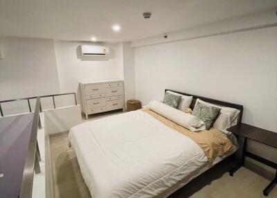 1 bed Duplex in Knightsbridge Prime Sathorn Thungmahamek Sub District D020260