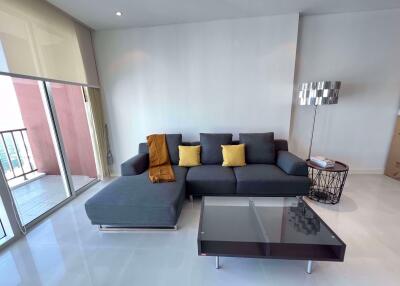 2 bed Condo in Fullerton Sukhumvit Khlongtoei Sub District C020259