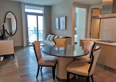 2 bed Condo in Oriental Residence Pathum Wan District C020257