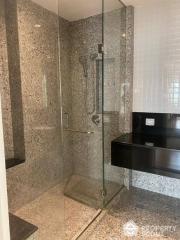 4-BR Apt. near BTS Phloen Chit