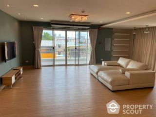 2-BR Condo near BTS Wongwian Yai