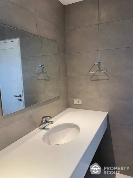 2-BR Condo near BTS Wongwian Yai