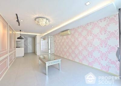 1-BR Condo at Socio Ruamrudee near BTS Nana