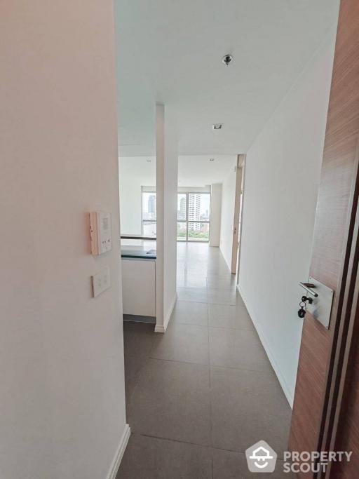 1-BR Condo at The River Condominium near BTS Saphan Taksin