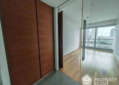 1-BR Condo at The River Condominium near BTS Saphan Taksin