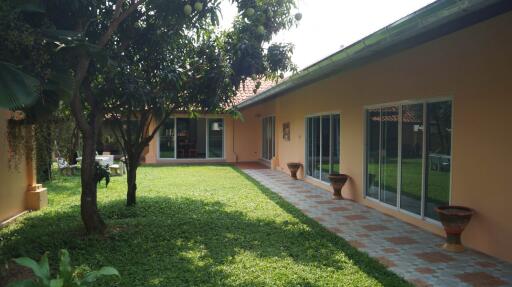 5 Bed House for Sale in Na Jomtien