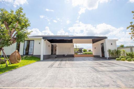 Smart Home 4 BR Pool Villa Pa Daet Chiang Mai