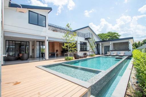 Smart Home 4 BR Pool Villa Pa Daet Chiang Mai