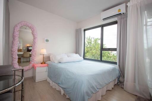 Bright, cheerful studio room at the Escent Park Ville