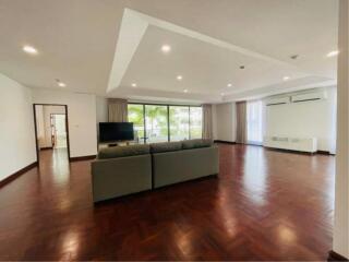 3 Bedrooms 4 Bathrooms Size 300sqm. P.R. Home 3 for Rent 120,000 THB
