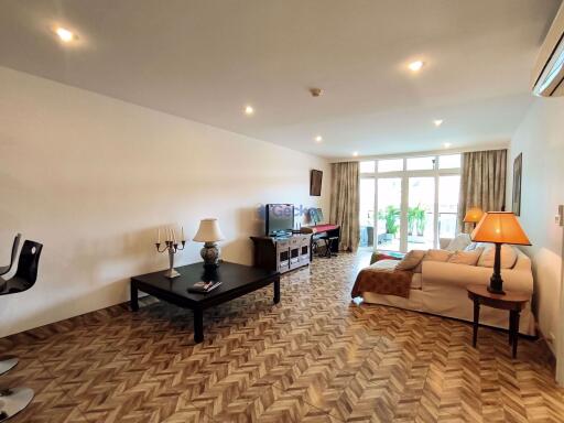 2 Bedrooms Condo in Siam Ocean View Pratumnak C010965