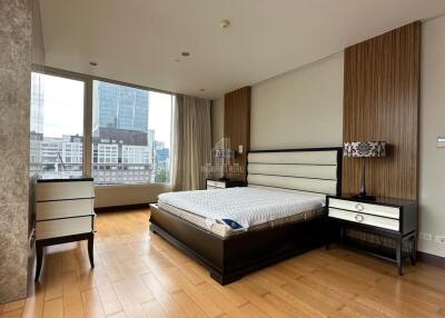 Pet Friendly For Rent 145sqm 2 Bed 2.5 Bath Condo The Park Chidlom close to BTS Chit Lom