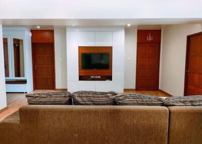 3 ห้องนอน, 2 ห้องน้ำ คอนโด ราคา ฿ 16,900,000