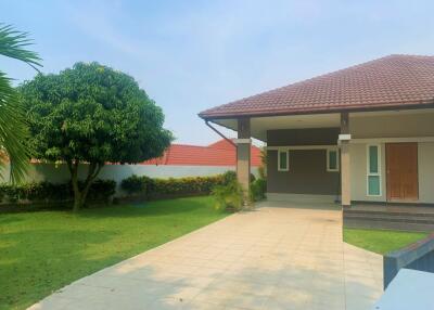 Panalee Banna Village House For Sale in Pattaya