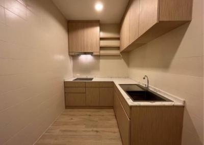 3 Bedrooms 2 Bathrooms Size 144sqm. Chewathai Ratchaprarop for Sale 12mTHB