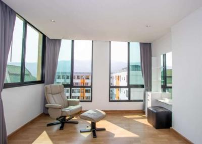 LUXURY 271 SQ.M PENTHOUSE FOR SALE!
