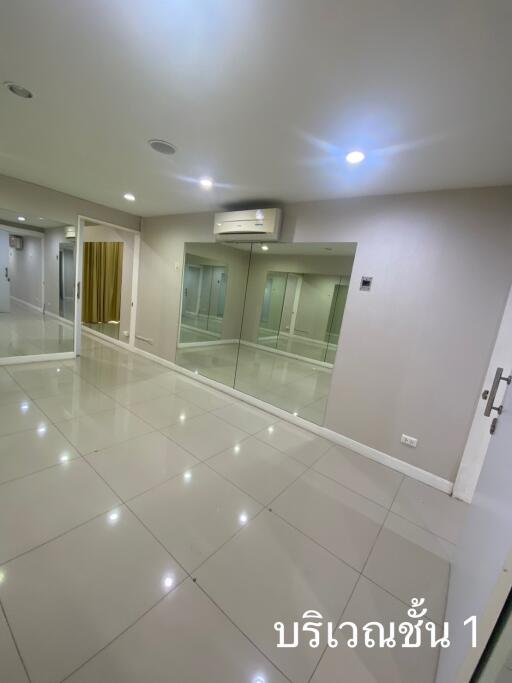 For RENT : Townhouse Phromphong / 4 Bedroom / 4 Bathrooms / 550 sqm / 250000 THB [R11936]