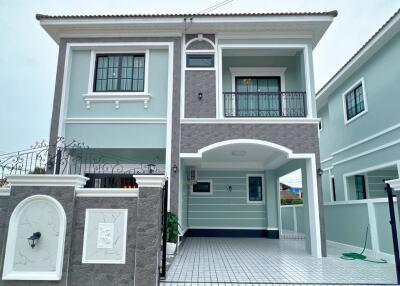 198 ตรม., 3 ห้องนอน, 4 ห้องน้ำ บ้าน ราคา ฿ 4,390,000