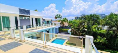 6 Bedroom Palm Oasis Villa For Sale in Pattaya