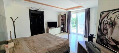 6 Bedroom Palm Oasis Villa For Sale in Pattaya