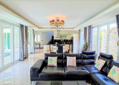 6 Bedroom Palm Oasis Villa For Sale in Pattaya