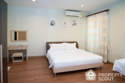 3-BR Condo at Citi Smart Sukhumvit 18 near BTS Asok