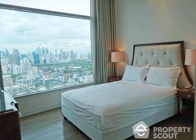 2-BR Condo at Oriental Residence near BTS Phloen Chit