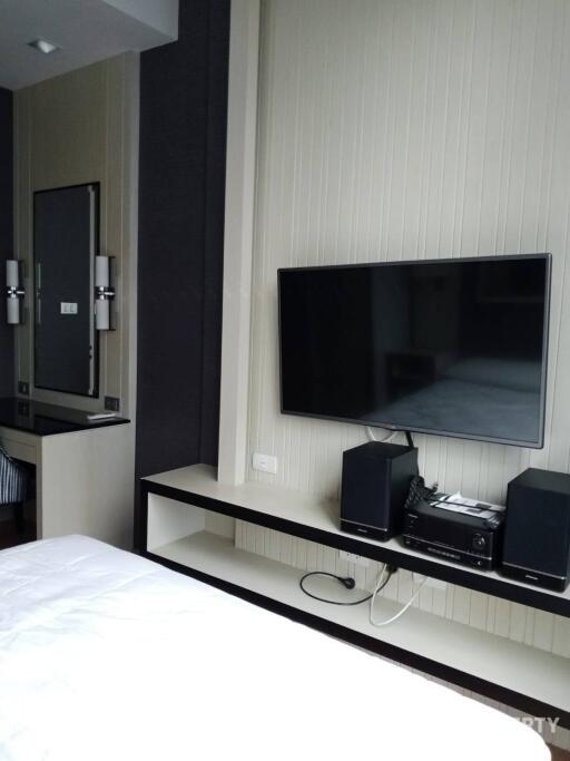 1-BR Condo at Hyde Sukhumvit 13 Condominium near BTS Nana