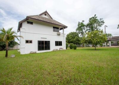 Family House to rent on 1 Rai plot (PETS CONSIDERED)