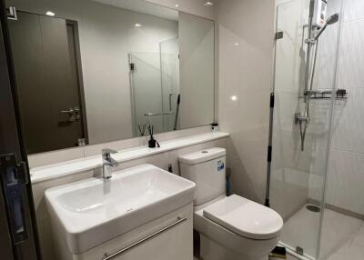 For Rent 2 Bed 2 Bath Condo Life Asoke Hype close to MRT Phra Ram 9