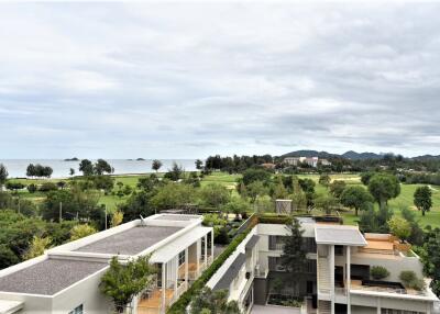 Topfloor Beach Condo in Hua Hin at Autumn Condominium