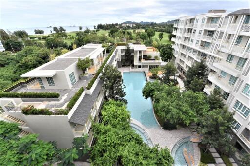 Topfloor Beach Condo in Hua Hin at Autumn Condominium