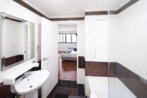 2 ห้องนอน, 3 ห้องน้ำ คอนโด ราคา ฿ 48,000/เดือน