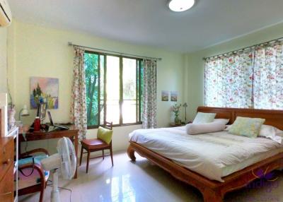 Very peaceful and quiet! Lovely 3 bedroom single storey home with a lovely and shady courtyard. Doi Saket, Chiang Mai.