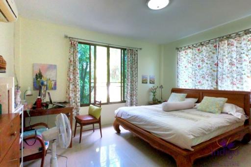 Very peaceful and quiet! Lovely 3 bedroom single storey home with a lovely and shady courtyard. Doi Saket, Chiang Mai.