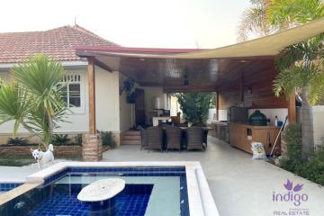 Beautiful 3 bedroom single storey pool villa with a large garden in a lovely gated community in San Kamphaeng, Chiang Mai