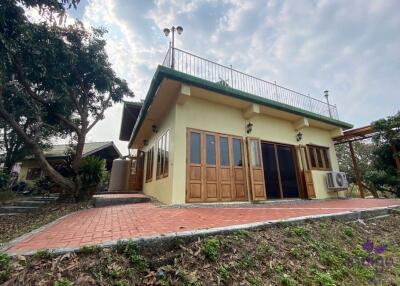 Wonderful 3 bedroom house on top of a hill surrounded by nature and lovely countryside view. Mae Taeng, Chiang Mai.