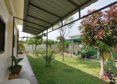 Beautiful two bedroom bungalow set in Doi Saket countryside with lovely ricefield and mountain view.