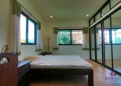 Beautiful two bedroom bungalow set in Doi Saket countryside with lovely ricefield and mountain view.