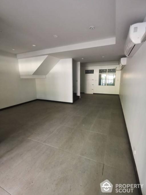 4-BR Townhouse near BTS Asok