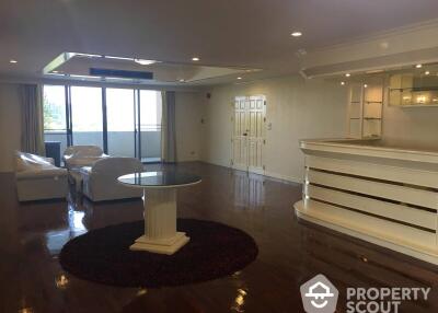 4-BR Condo at Oriental Towers Condominium near BTS Ekkamai