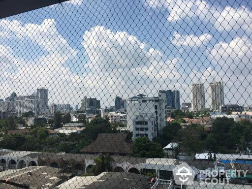 4-BR Condo at Oriental Towers Condominium near BTS Ekkamai