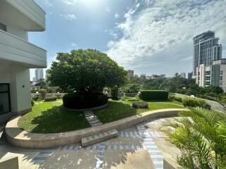 3-bedroom spacious condo for sale in the Ekamai area